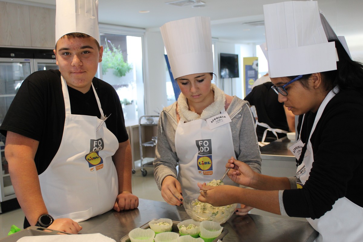 Συμμετοχή του Γυμνασίου Αγίου Αντωνίου στο πρόγραμμα. Ετοιμασία «Υγιεινών σνακ για το σχολείο», 5/12/2019.