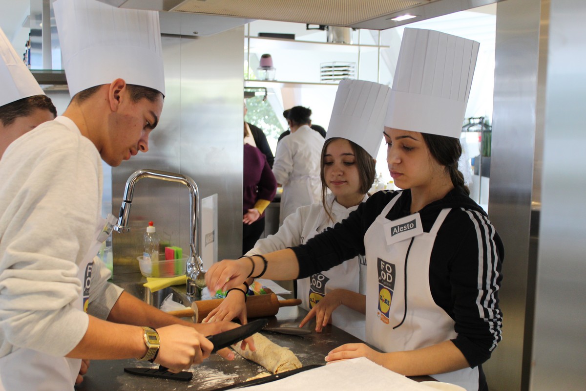 Συμμετοχή του Γυμνασίου Αγίου Αντωνίου στο πρόγραμμα. Ετοιμασία «Υγιεινών σνακ για το σχολείο», 5/12/2019.