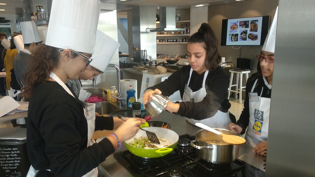 Συμμετοχή Γυμνασίου Αγίου Στυλιανού στο Πρόγραμμα. Δημιουργίες από την Κινέζικη Κουζίνα 