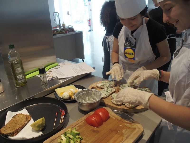 Συμμετοχή του Γυμνασίου Καλογεροπούλου . «Τέλειο Fast Food στο σπίτι»-  