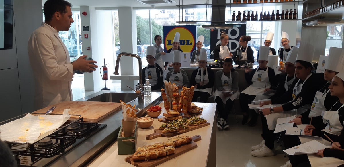 Συμμετοχή Γυμνασίου  Πετράκη Κυπριανού στο Πρόγραμμα.  Ετοιμασία «Φαγητού για Πάρτι» 