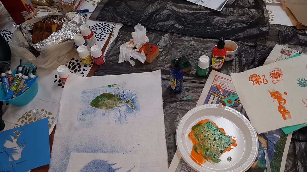 ΜΕ07.002 Υφασματολογία, Λαϊκή Τέχνη και Παράδοση στο μάθημα της Οικιακής Οικονομίας, 2018 -2019 - Παραδοσιακά μοτίβα με Foam και σφραγίδες με τη χρήση βαφών υφασμάτων  - όνομα  folder «Foam»