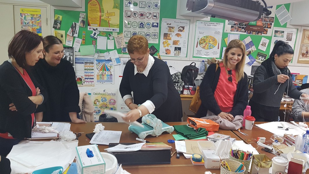 Αξιοποίηση μηχανής  τύπου ρολό μηχάνημα - roller machine («Sizzix»)  