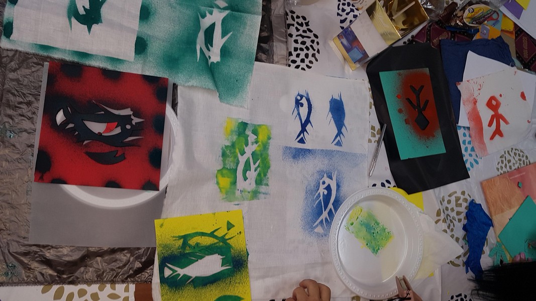 ΜΕ07.002 Υφασματολογία, Λαϊκή Τέχνη και Παράδοση στο μάθημα της Οικιακής Οικονομίας, 2018 -2019 - Διακόσμηση υφάσματος με βαφές τύπου spray 