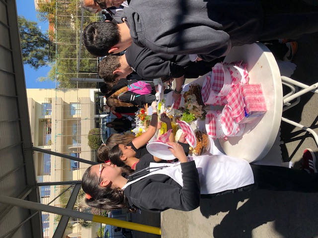 Πρoσφορά υγιεινού προγεύματος σε όλους του μαθητές του Γυμνασίου