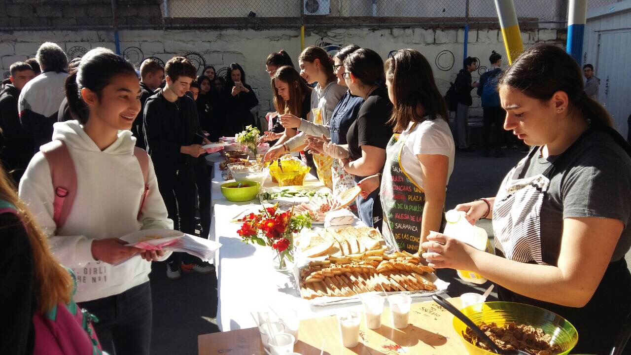Πρoσφορά υγιεινού προγεύματος σε όλους του μαθητές του Γυμνασίου